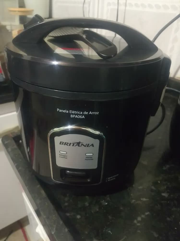 foto de Panela de Arroz Britânia, Preta, 220V - BPA06A