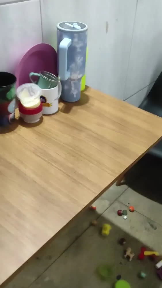foto de Kit 2 Suporte Mão Francesa Cantoneira Dobrável Retrátil 50cm Reforçada Para Prateleira Bancada Mesa Parede Madeira Resistente Com Kit Instalação Parafuso E Bucha Cor Branco Sanri