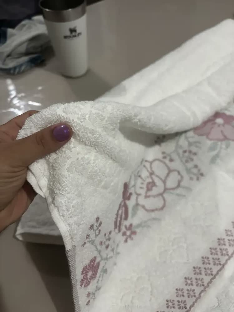 foto de Toalha De Banho Karsten Yuna 100% Algodão Barra Floral Macia Cor Cinza 80209/30