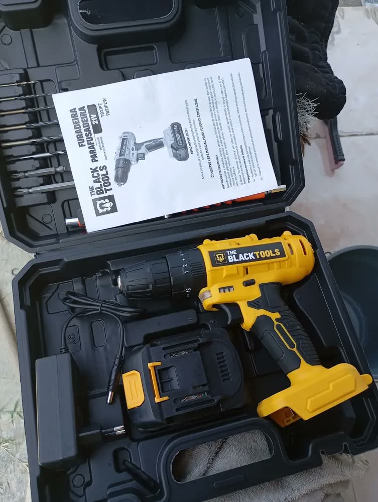 foto de Kit Furadeira Parafusadeira 21v 2 Baterias E Soquetes 40 Pçs Amarelo E Preto 60hz