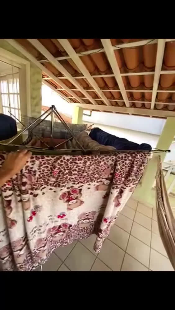 foto de Varal De Chão Giratório 11 Cordas Grande Resistente Gileus Cor Galvanizado