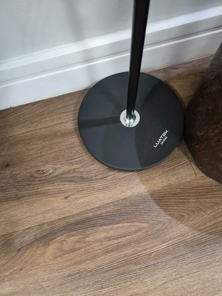 foto de Luminária De Chão Abajur Articulada 1,6m Pedestal Coluna Cúpula Preto Flexível De Piso Quarto Sala Leitura Bivolt Bravvi