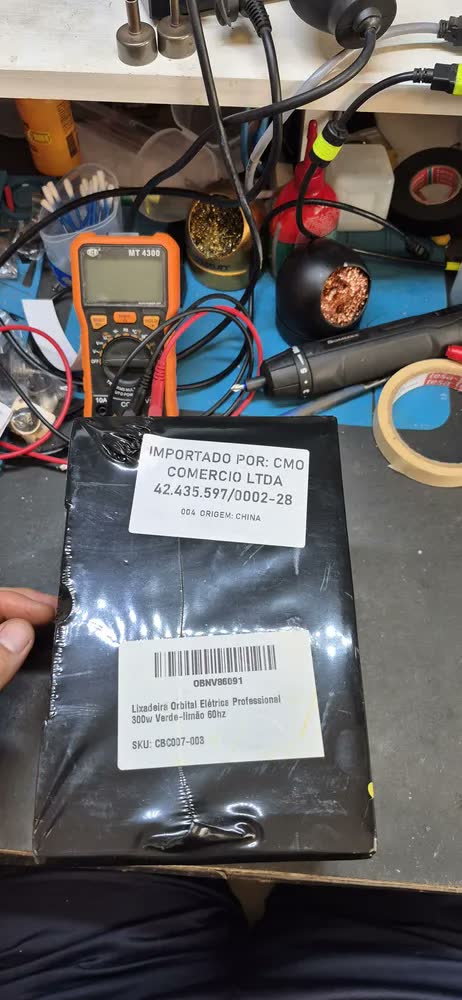 foto de Lixadeira Orbital Elétrica 300w Real Profissional 125mm Com Auto Vácuo Coletor De Pó + 16 Lixas Kit Completo 220v Desoon