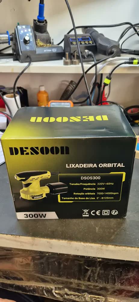 foto de Lixadeira Orbital Elétrica 300w Real Profissional 125mm Com Auto Vácuo Coletor De Pó + 16 Lixas Kit Completo 220v Desoon