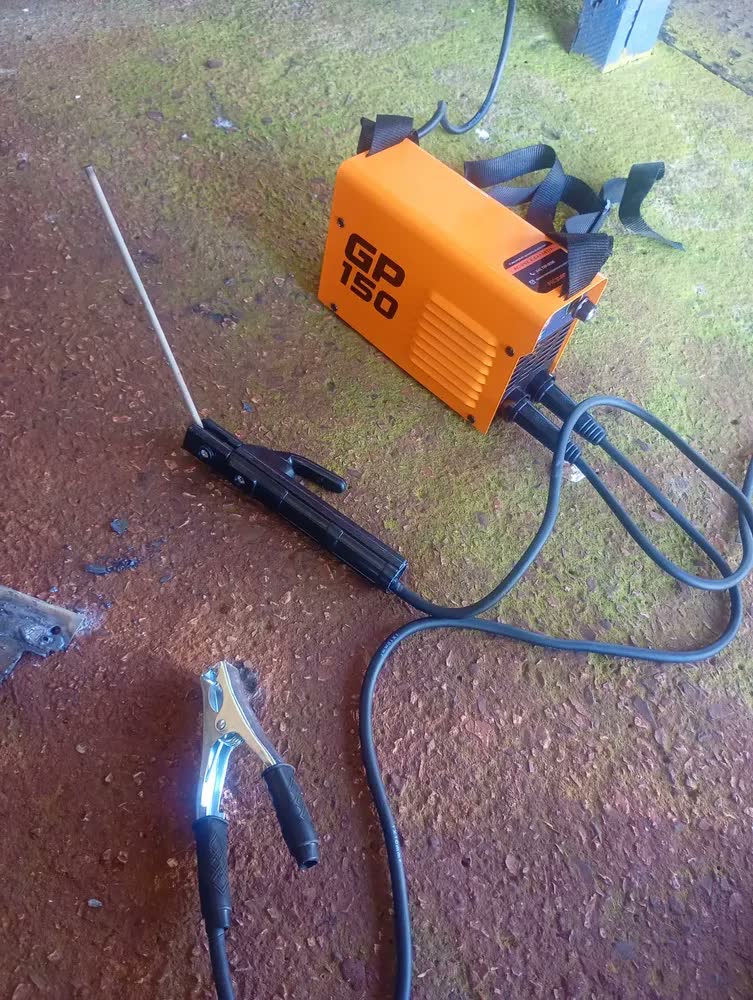 foto de Inversora De Solda Inversora 150a Bivolt Tig Lift Pró Euro Gp150 Profissional Laranja
