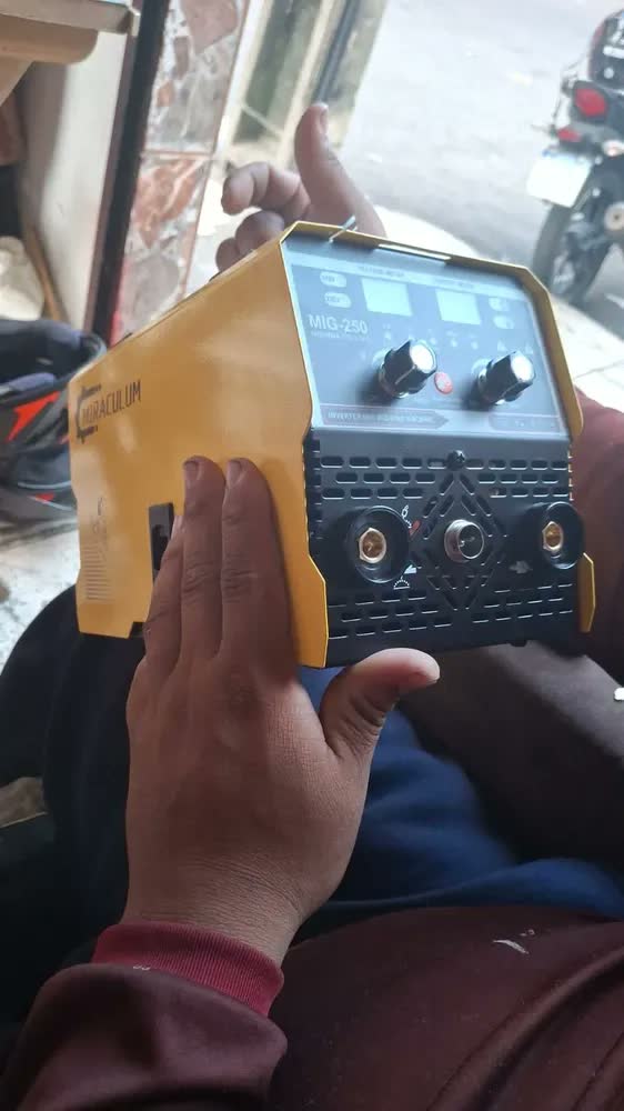 foto de Máquina Solda Inversora 250a Sem Gás 3 Em 1 Mig+tig+mma 110v/220v