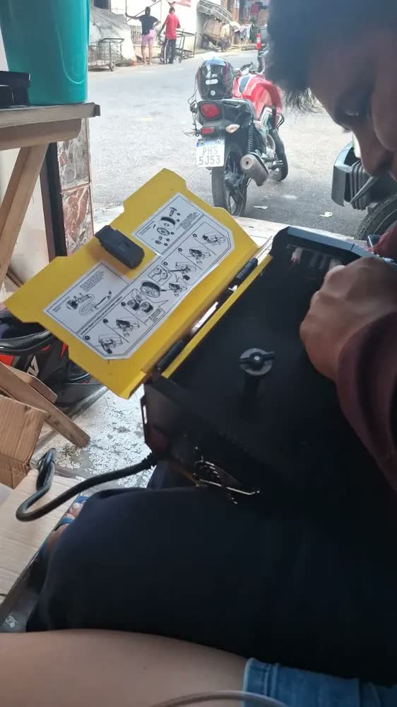 foto de Máquina Solda Inversora 250a Sem Gás 3 Em 1 Mig+tig+mma 110v/220v