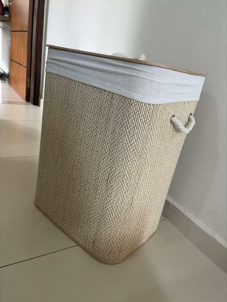 foto de Cesto Bambu Dobrável Lyor 60l Tampa Cesto Roupa Suja Organizador Banheiro Quarto Ecológico Retangular Com Tampa E Forro Multiuso Tattoo Style