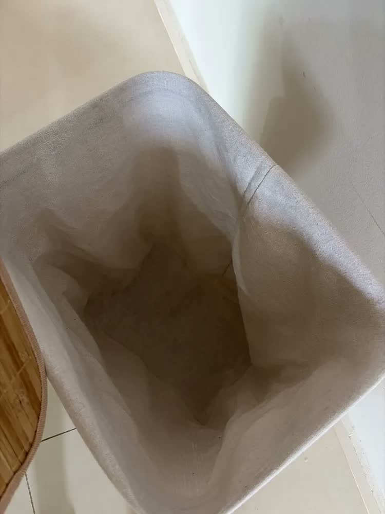 foto de Cesto Bambu Dobrável Lyor 60l Tampa Cesto Roupa Suja Organizador Banheiro Quarto Ecológico Retangular Com Tampa E Forro Multiuso Tattoo Style