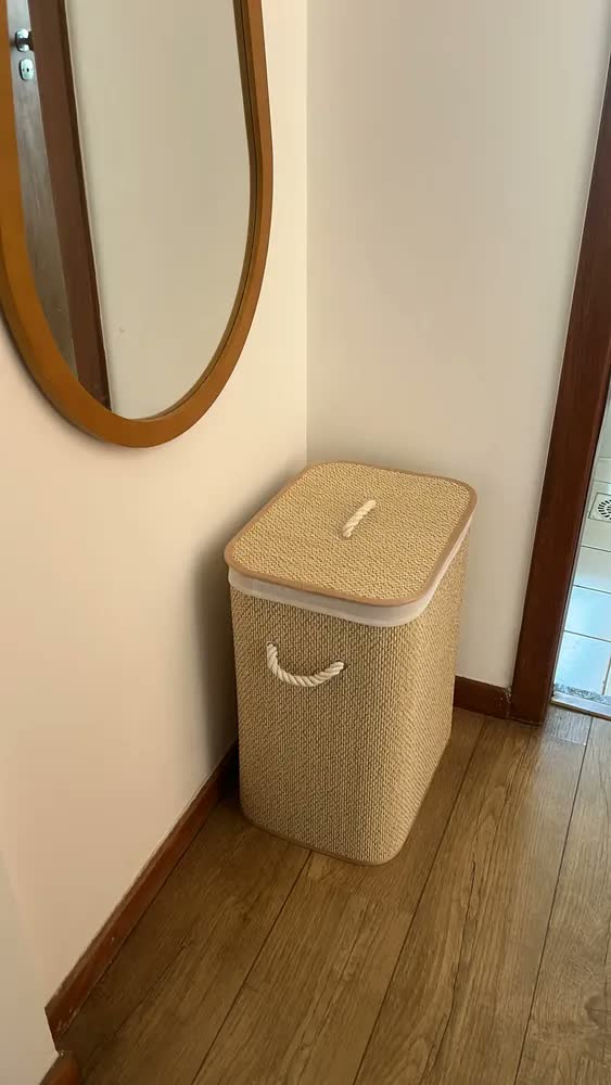foto de Cesto Bambu Dobrável Lyor 60l Tampa Cesto Roupa Suja Organizador Banheiro Quarto Ecológico Retangular Com Tampa E Forro Multiuso Tattoo Style