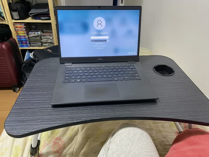 foto de Mesa Para Notebook Dobrável Portátil MDF 60x40cm Home Office Para Cama Sofá Estudo Suporte Refeição Madeira Compacta