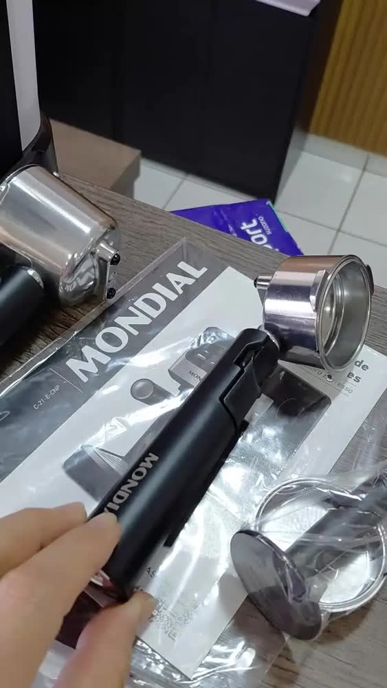 foto de Cafeteira Espresso Mondial Dolce Crema 1200w C-21-e-cnp Preto