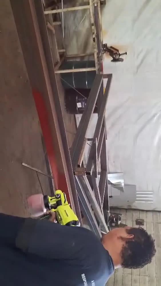 foto de Pistola De Pintura 1600w Real Profissional 1200ml Elétrica Pulverizador 3 Regulacoes De Spray Com 4 Bicos Cobre E Acessórios 127v Desoon