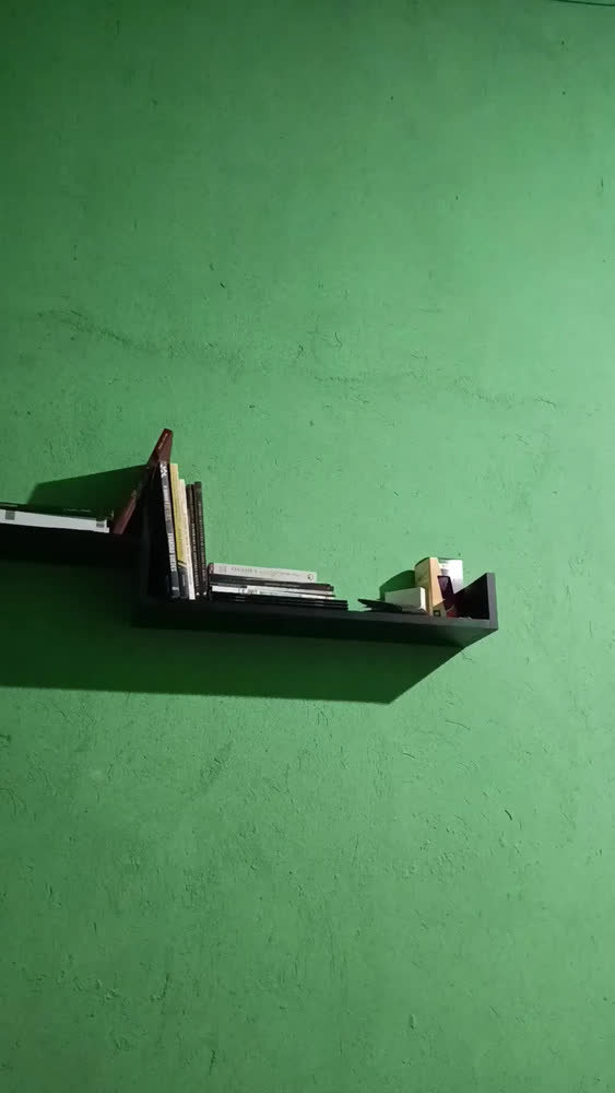 foto de Kit 2 Prateleiras Suspensa Flutuante U Para Parede Madeira 60cm Livros Organização Sala Quarto Preto