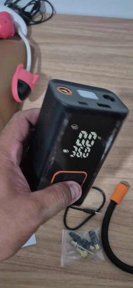 foto de Compressor de Ar Digital Portátil Lumi, Sem Fio, Para Carro e Moto