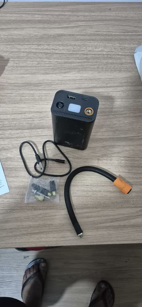 foto de Compressor de Ar Digital Portátil Lumi, Sem Fio, Para Carro e Moto
