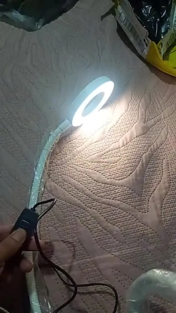 foto de Luminaria De Mesa Com Clipe Usb Suporte Para Celular 3 Cores
