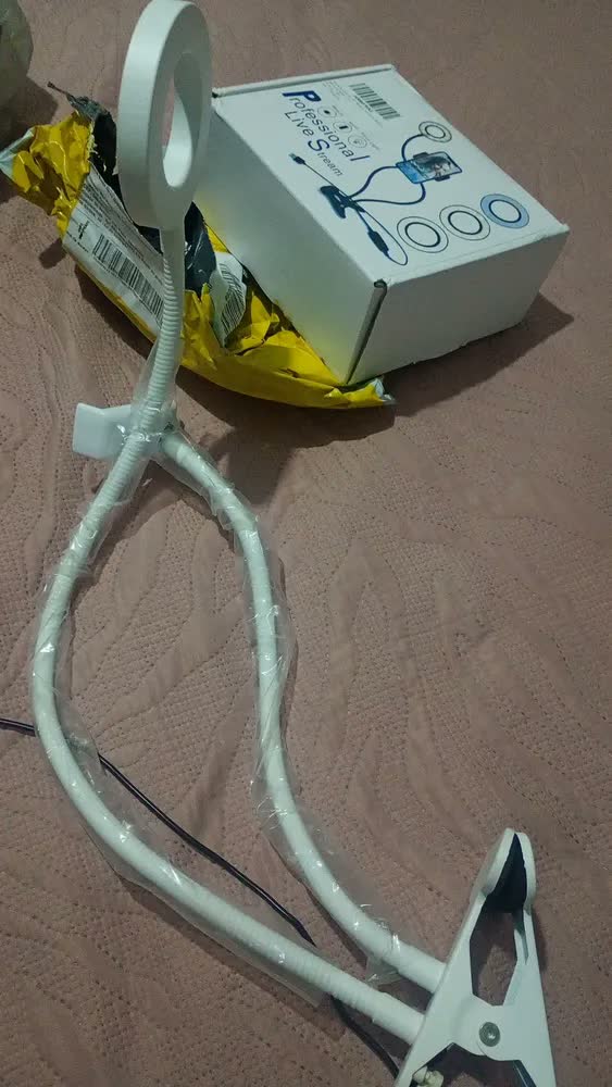 foto de Luminaria De Mesa Com Clipe Usb Suporte Para Celular 3 Cores