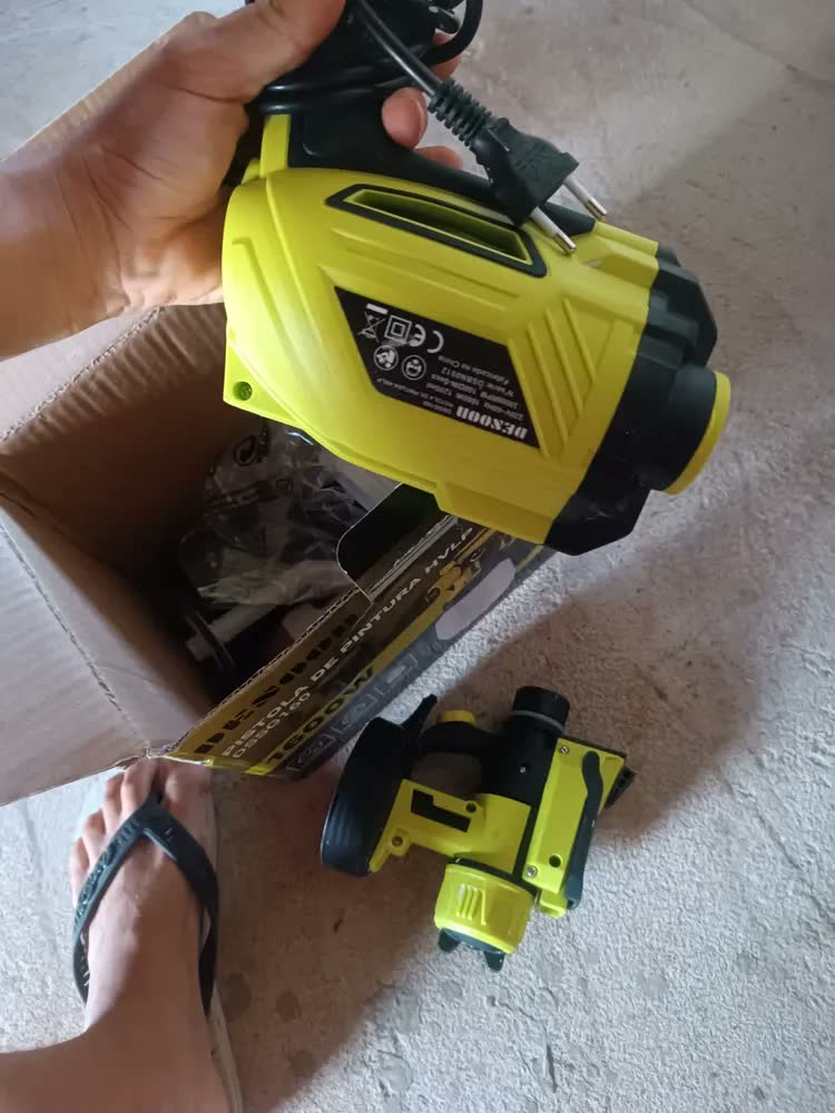 foto de Pistola De Pintura 1600w Motor De Cobre Puro 1200ml Elétrica Profissional Pulverizador 38000rpm Com 4 Bicos De Cobre 127v Desoon
