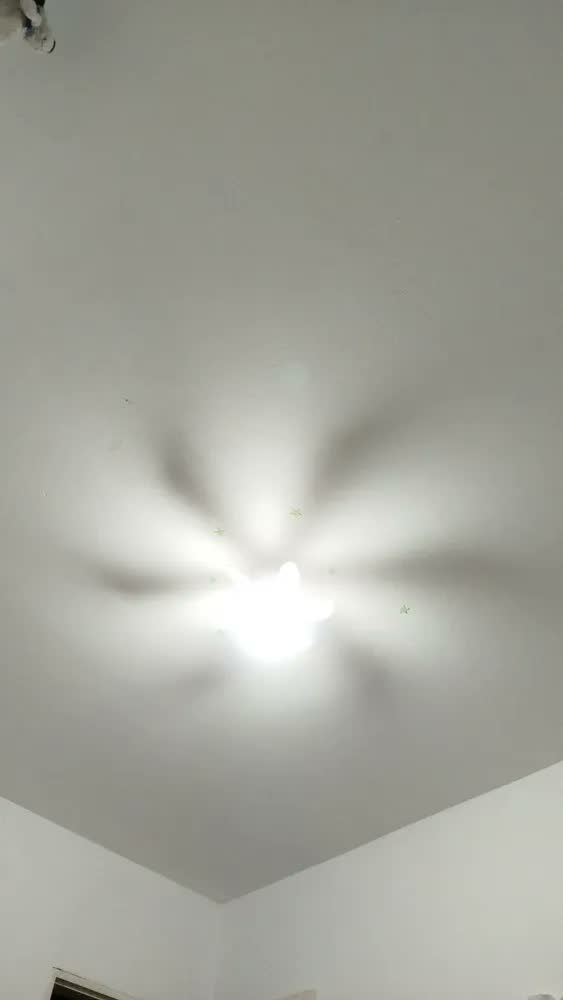 foto de Ventilador De Teto Econômico 6 Pás Maxnova Bocal Com Controle Remoto Lâmpada Luz Led 3 Tons Quarto Sala Cozinha Escritório