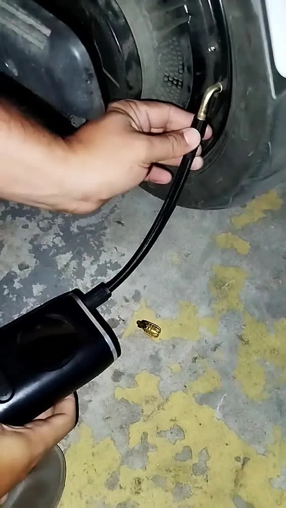foto de Compressor de Ar Digital Portátil Newdragon Para Encher Pneu de Carro e Moto