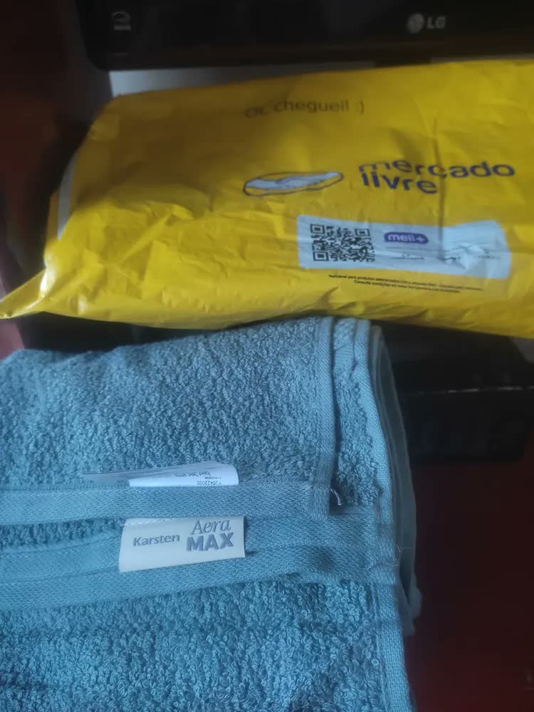 foto de Toalha De Banho Karsten Nuvia Algodão Aera Max Grossa Macia Marfim 1133