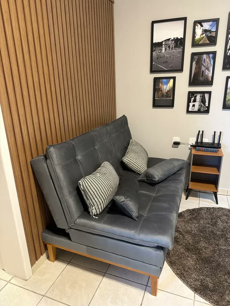 foto de Sofá Cama Mobly 2 Lugares Reclinável 140cm Em Veludo Cinza Pés Madeira Moderno Prime Home