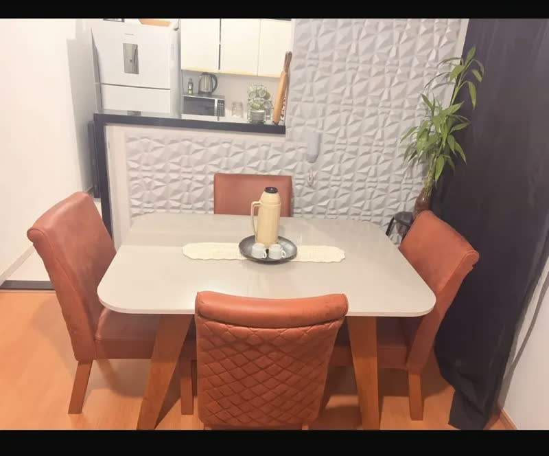 foto de Sala De Jantar 130x90 Mavie Vidro Off 4 Cadeiras Bom Pastor Off-white Naturale Linho Off