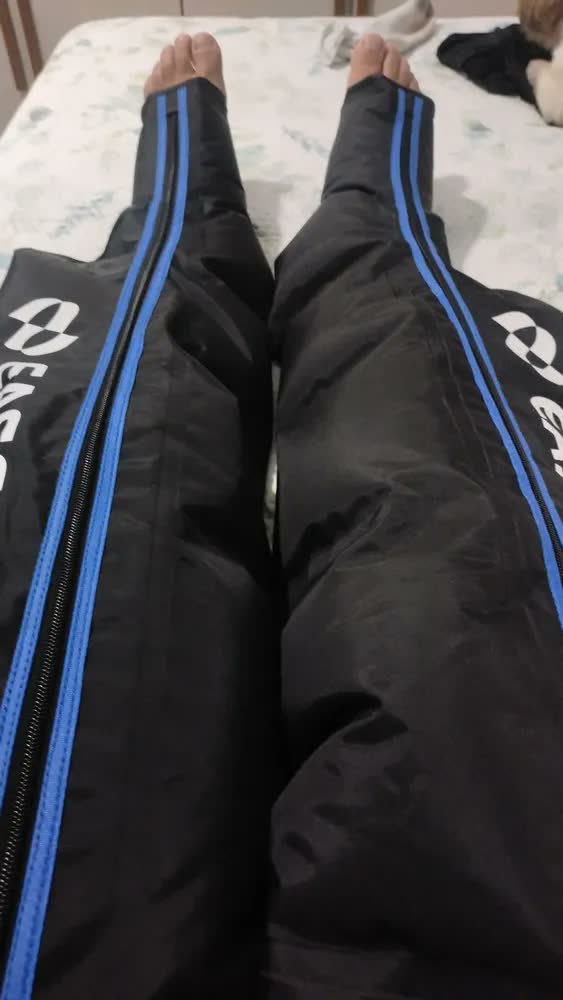 foto de Bota De Compressao Pneumatica Massageador Pes Easezen 6 Modos Médio Preto/azul Azul/preto