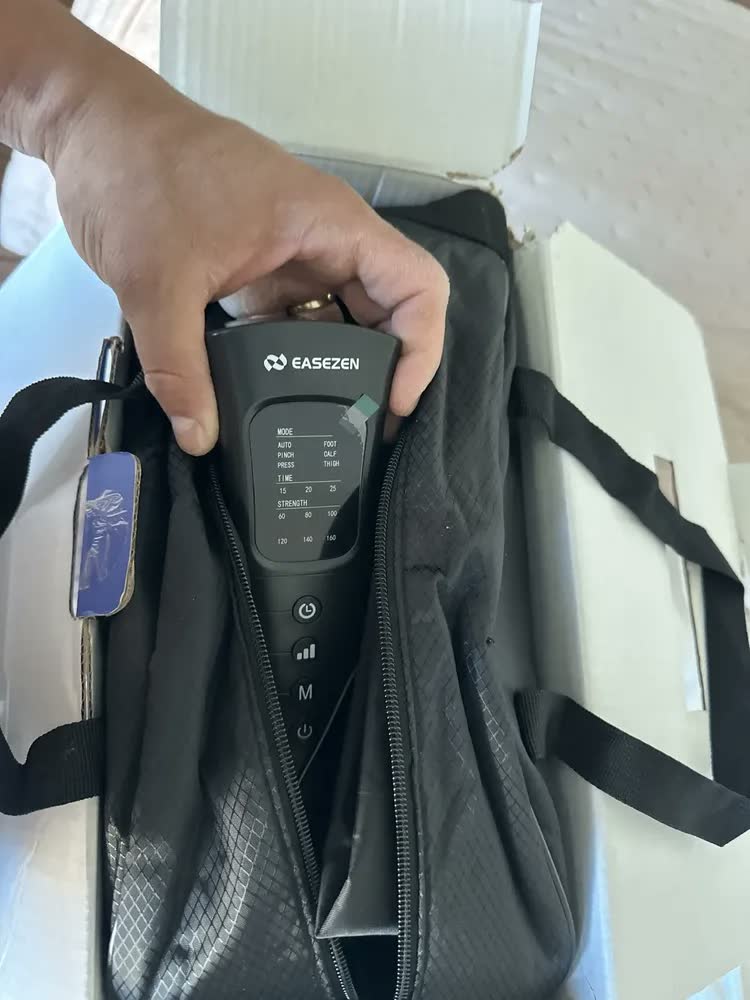 foto de Bota De Compressao Pneumatica Massageador Pes Easezen 6 Modos Médio Preto/azul Azul/preto