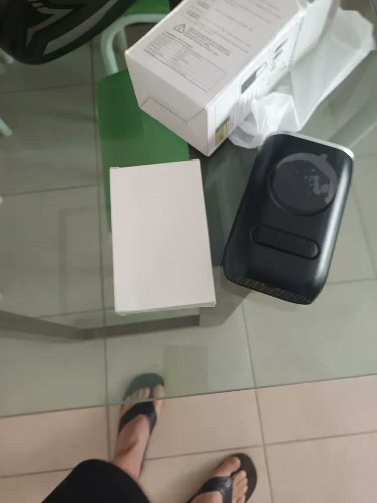 foto de Mini Compressor De Ar Digital Portátil Para Pneus Recarregável Com Lanterna Carro Moto Bolas