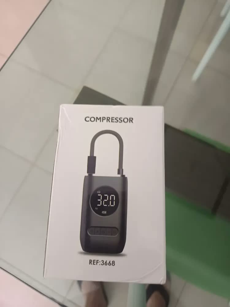 foto de Mini Compressor De Ar Digital Portátil Para Pneus Recarregável Com Lanterna Carro Moto Bolas