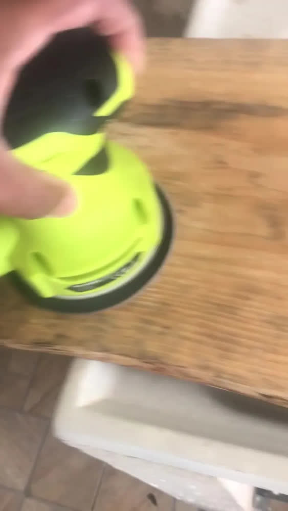 foto de Lixadeira Orbital 300w Profissional Velocidade Ajustável 125mm Com Auto Vácuo Coletor De Pó + 16 Lixas 220v Desoon
