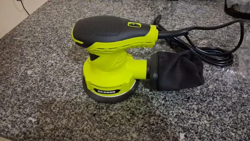 foto de Lixadeira Orbital 300w Profissional Velocidade Ajustável 125mm Com Auto Vácuo Coletor De Pó + 16 Lixas 220v Desoon