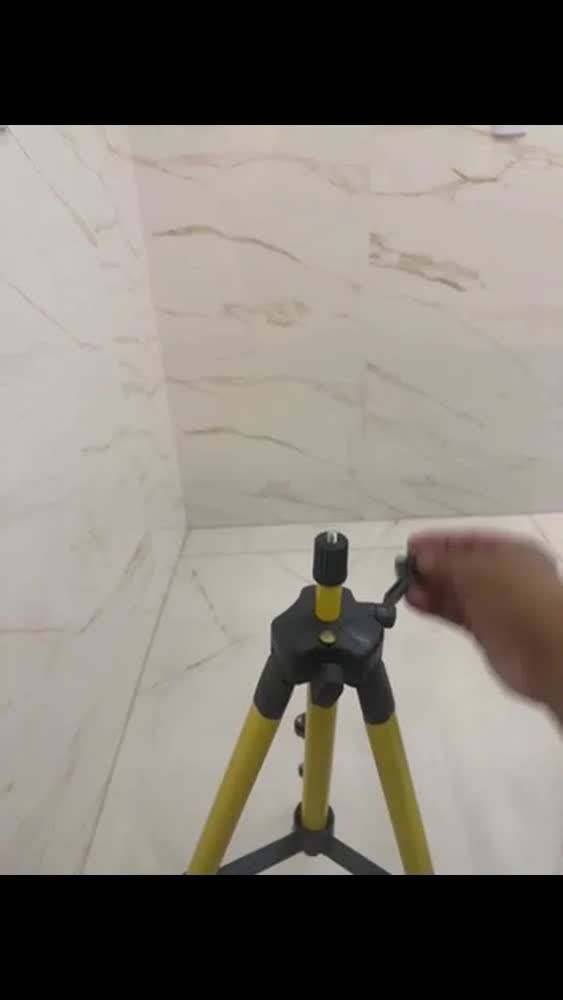 foto de Tripe Nivel Laser Universal Amarelo Profissional Com Bolha Nivelamento Camera Manivela 1,00 Metro Aluminio Reforçado MESTRI