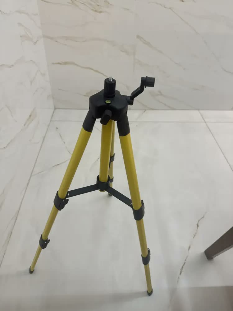 foto de Tripe Nivel Laser Universal Amarelo Profissional Com Bolha Nivelamento Camera Manivela 1,00 Metro Aluminio Reforçado MESTRI