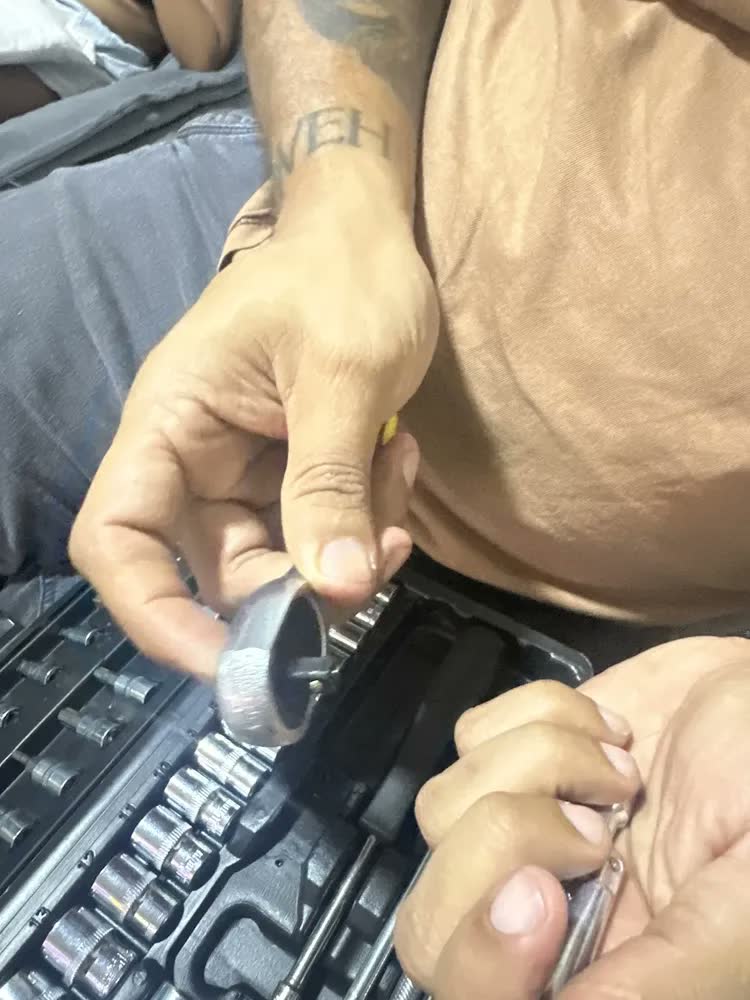 foto de Kit Chaves Ferramentas Jogo Fenda Philips Catraca Soquete Allen 46 Peças Com Maleta Completa Manual Ideal Mecânico Manutenção Casa Carro Profissional Resistente Portátil Compacto Quicko Vermelho