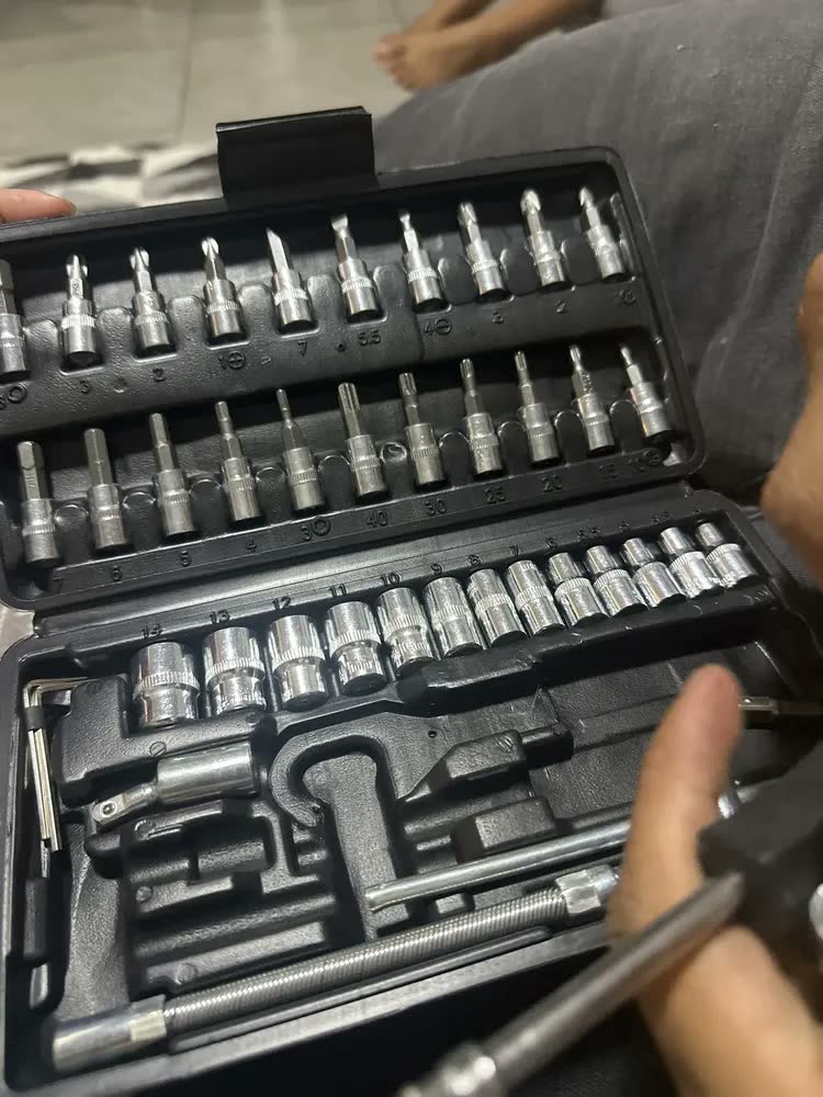 foto de Kit Chaves Ferramentas Jogo Fenda Philips Catraca Soquete Allen 46 Peças Com Maleta Completa Manual Ideal Mecânico Manutenção Casa Carro Profissional Resistente Portátil Compacto Quicko Vermelho