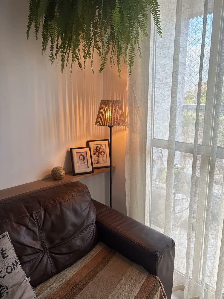 foto de Luminária Abajur Chão Moderna Decorativa Para Quarto Sala Marrom-claro Preto