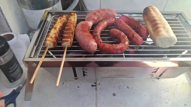 foto de Churrasqueira Portátil A Carvãoajuste 3 Níveis Temperatura Prateado