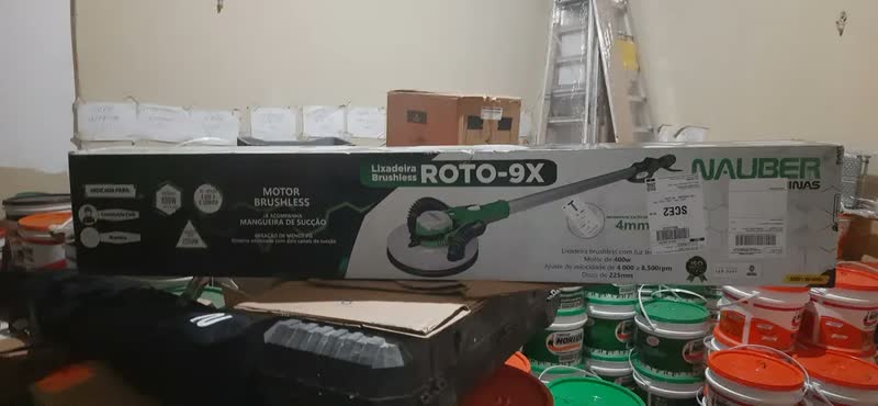 foto de Lixadeira Girafa Parede E Teto Brushless 400w Roto9x Nauber Verde