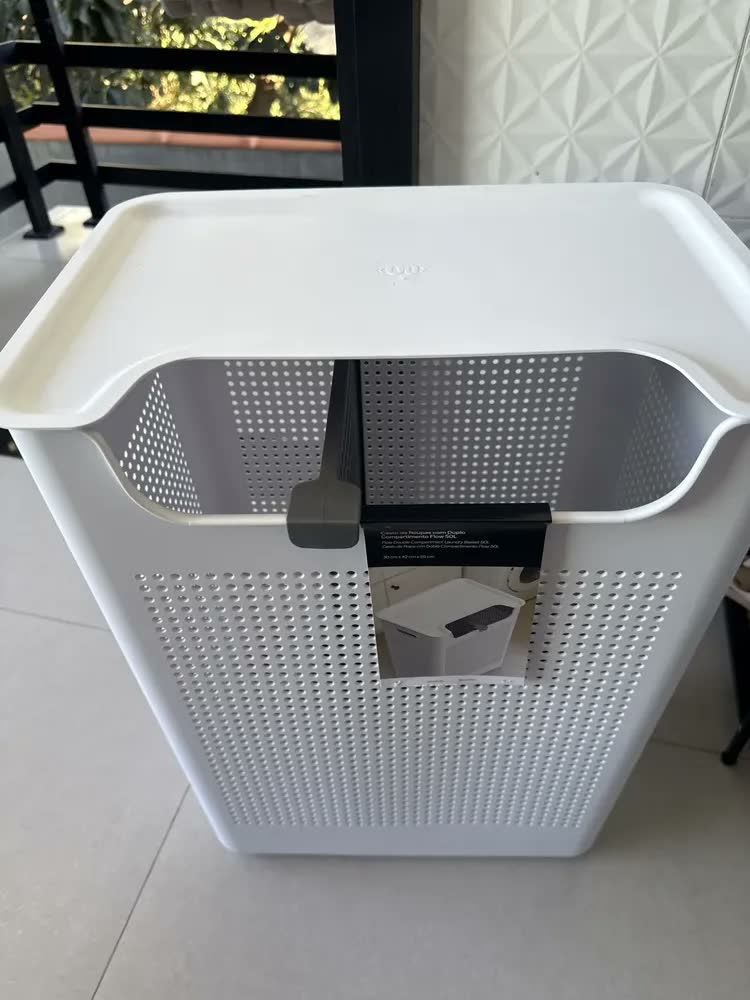 foto de Cesto Roupa Duplo Compartimento 50l Divisória Lavanderia Ou Branco