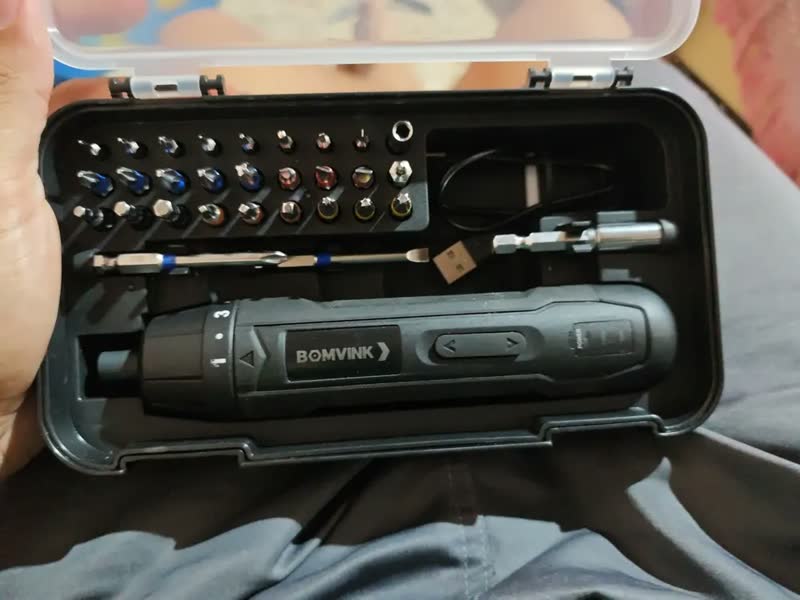 foto de Parafusadeira Elétrica Chave De Fenda 33 Peças 3.6v 127/220v