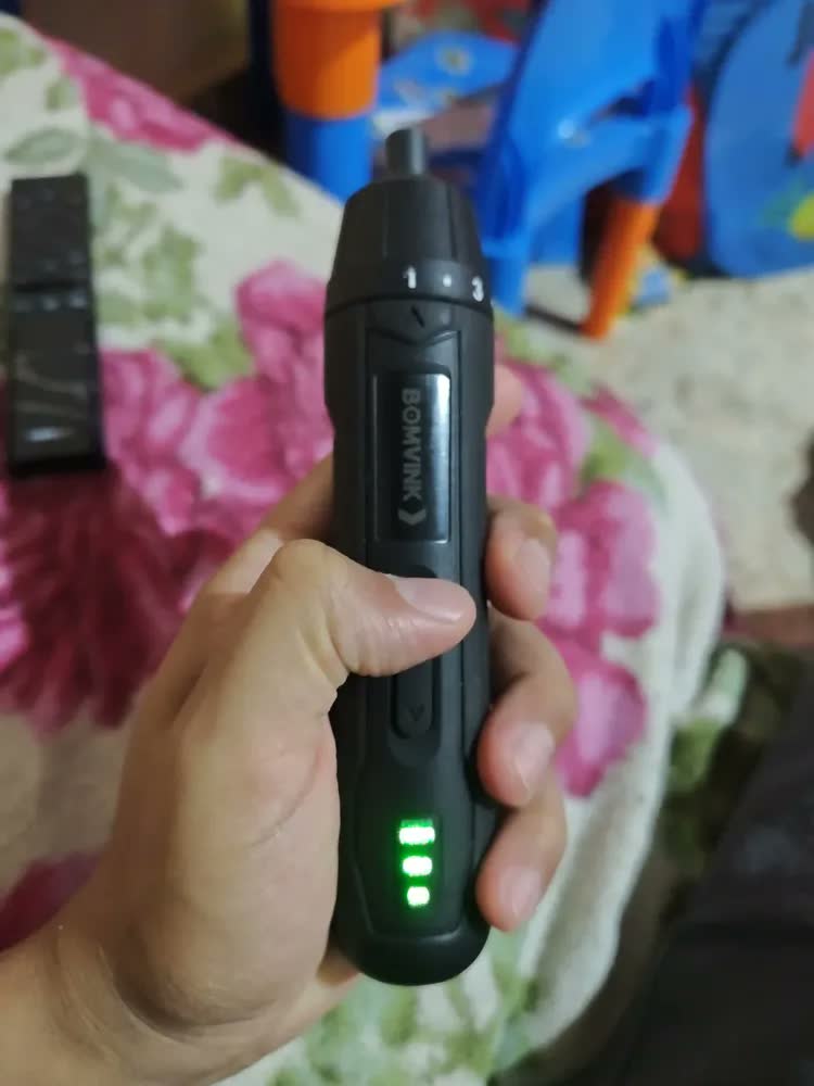 foto de Parafusadeira Elétrica Chave De Fenda 33 Peças 3.6v 127/220v