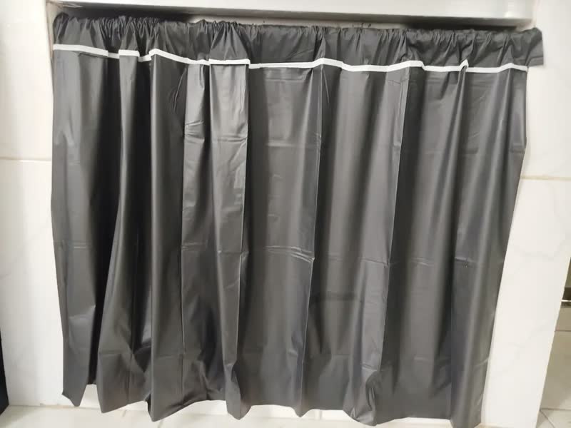 foto de Cortina Para Pia De Cozinha Balcão Blackout Lisa 1,40x80cm Preto