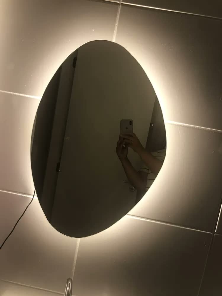 foto de Espelho Organico Led Quente 60cm Lapidado E Polido 3mm Eva Reforçado + Fonte Bivolt E Kit Instalação Mf935