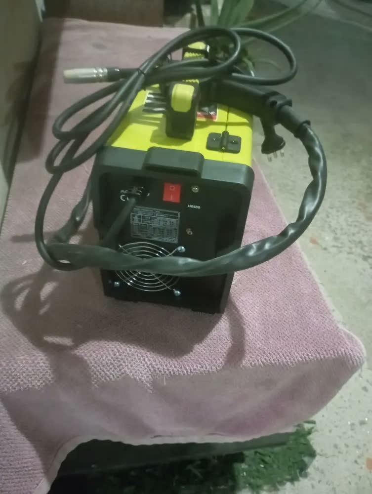 foto de Máquina de Solda 3 em 1 DESOON 120A, Inversora MIG MMA TIG Sem Gás, Com Máscara e Arame