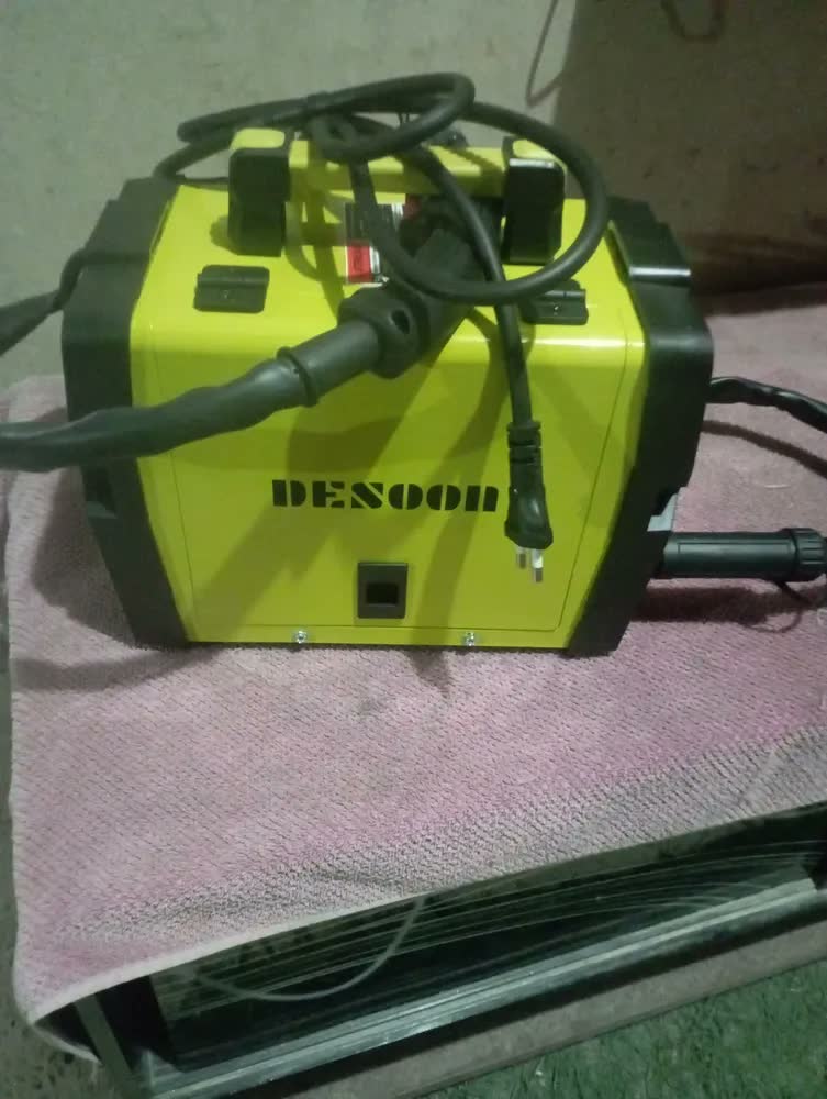 foto de Máquina de Solda 3 em 1 DESOON 120A, Inversora MIG MMA TIG Sem Gás, Com Máscara e Arame