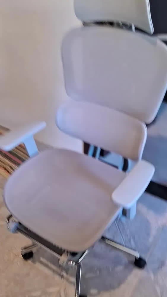 foto de Cadeira De Escritório Ergonomica Confortável Até 200kg Giratória Com Apoio De Pé HH008 Cinza Ergolux
