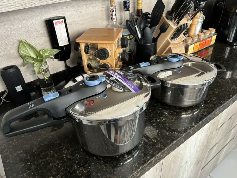 foto de Panela De Pressão Inox Trendy 6 Litros Rochedo Inox